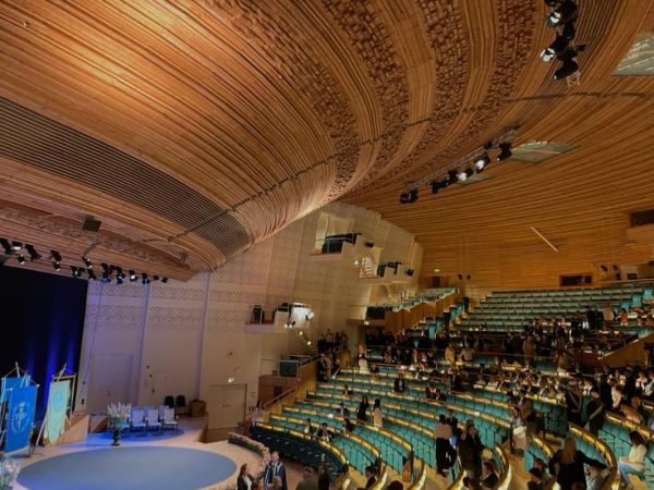 ♥︎ The Love Hypothesis| Chương 6: Ngồi lên đùi Adam trong giảng đường  